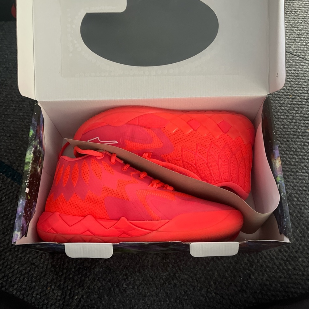 LaMelo ball 1 basketball shoes, breast, cancer awareness